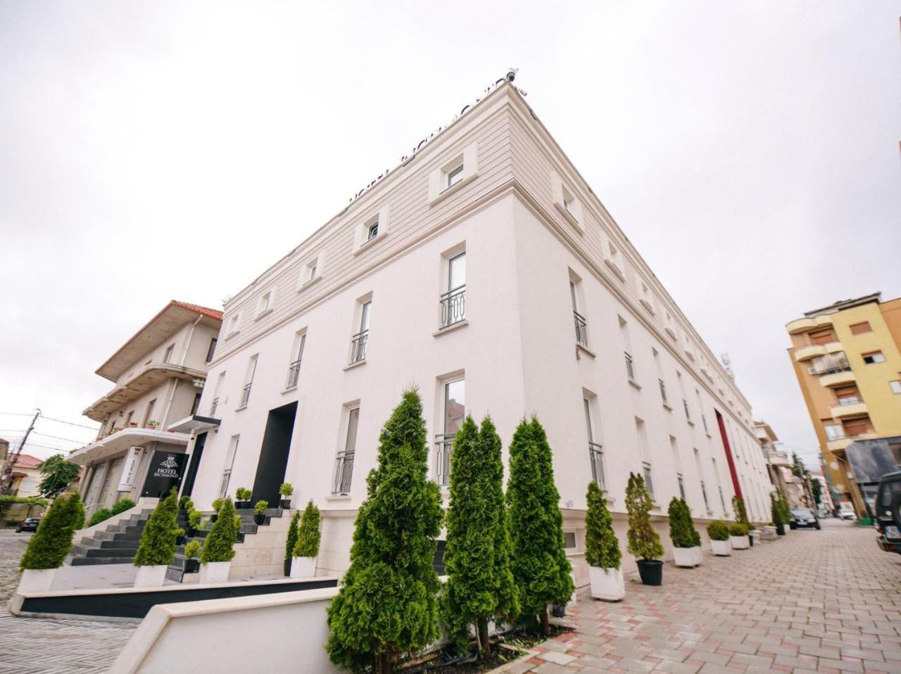 Richmond Hotel Korce Exterior photo