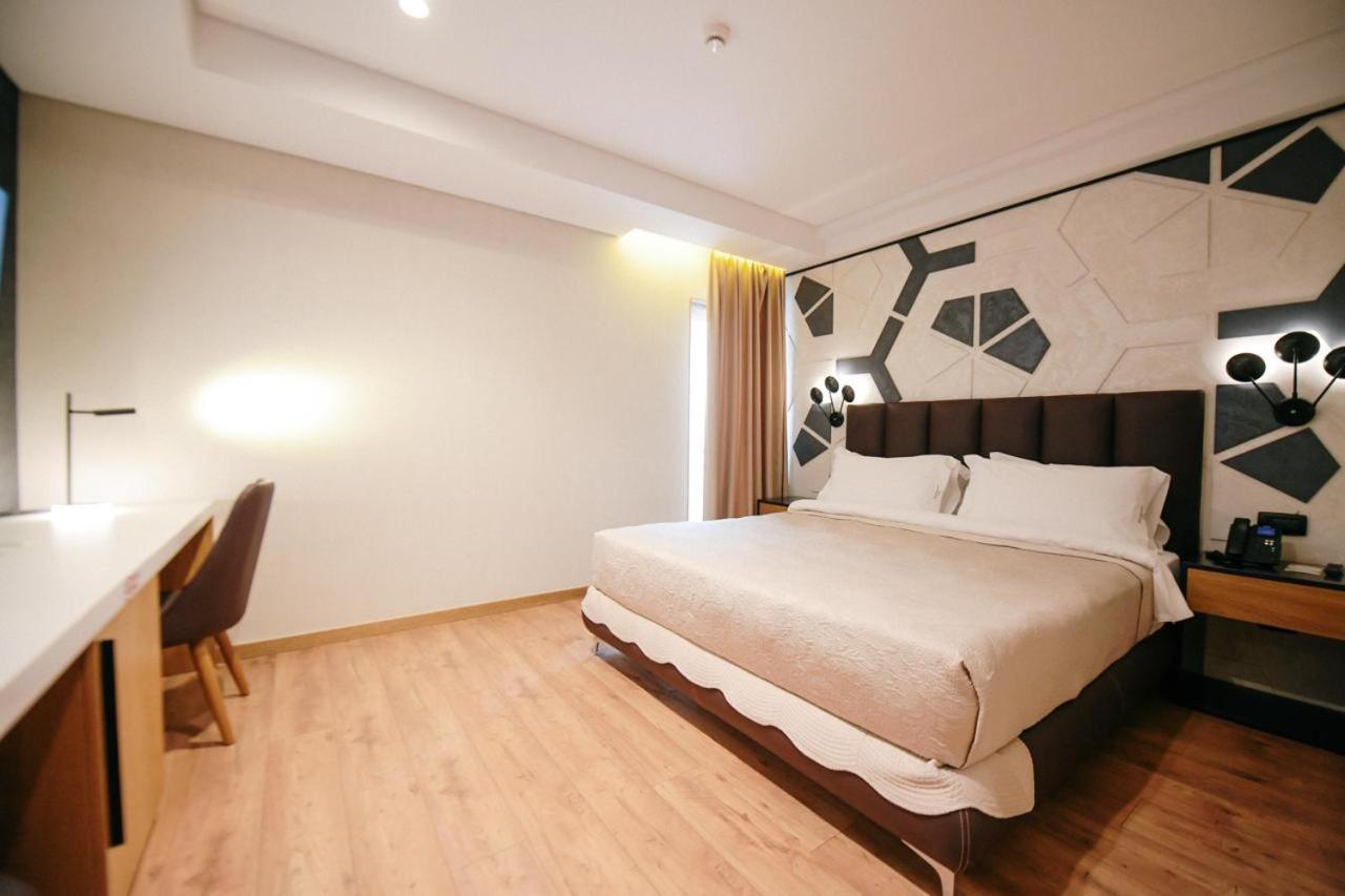 Richmond Hotel Korce Exterior photo
