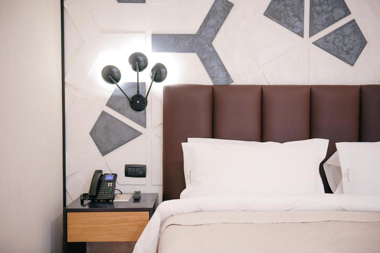 Richmond Hotel Korce Exterior photo