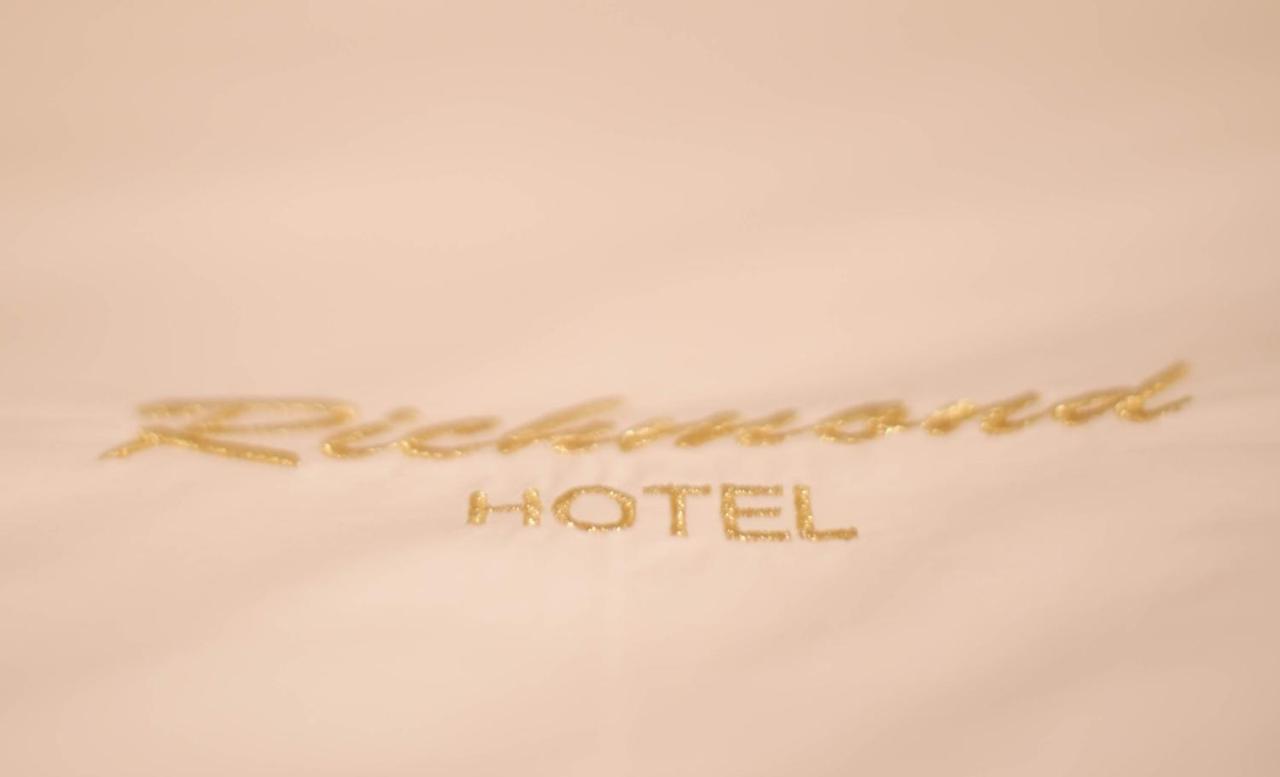 Richmond Hotel Korce Exterior photo